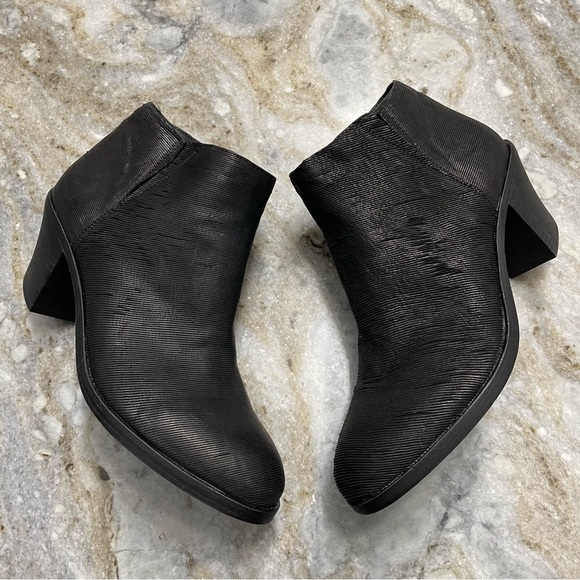 Eileen Fisher Great Bootie Boot Heel Black Intaglio Leather Women’s 10 - Picture 2 of 12